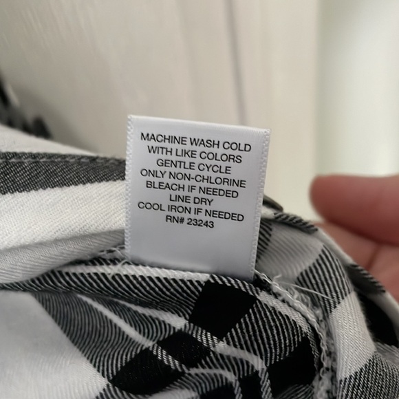 NEW YORK AND COMPANY Plaid button down shirt size SMALL - Picture 7 of 12